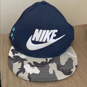Nike True snapback hat